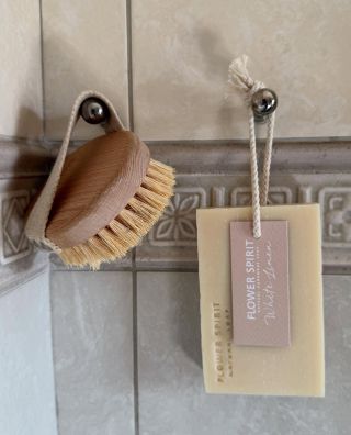 Víkendy jsou jako stvořené pro pořádnou selfcare 🧖‍♀️ 🫧 #naturalcosmetics #handmadecosmetics #naturalskincare...