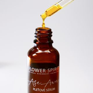 Objevte tajemství mladistvě rozzářené pleti s pleťovým sérem Age Away! ✨ Sérum obsahuje 1 % bakuchiol, který je přírodní...