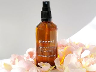 Zářivá a hydratovaná pleť po celý den. ✨ Objevte pleťový hydratační elixír Geranium – hluboce hydratující rituál pro...